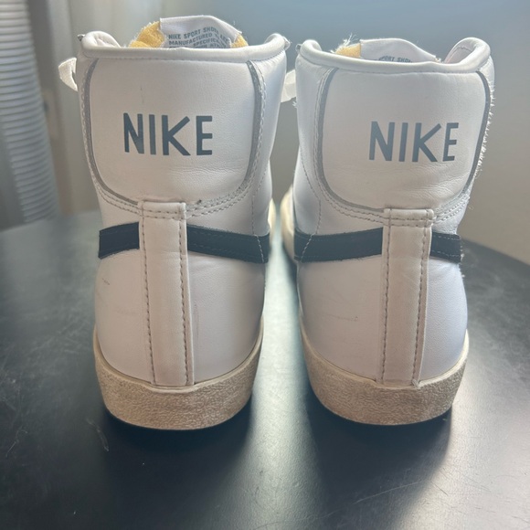 Nike Womens Blazer Size 8.5W Mid 77 CZ1055-100 White Basketball Shoes Sneakers - Picture 4 of 10